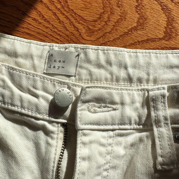 WHITE ‘A New Day’ Jeans…. All orders ship within 2 business days! - Picture 2 of 3